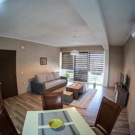 Hotel Dionis & *