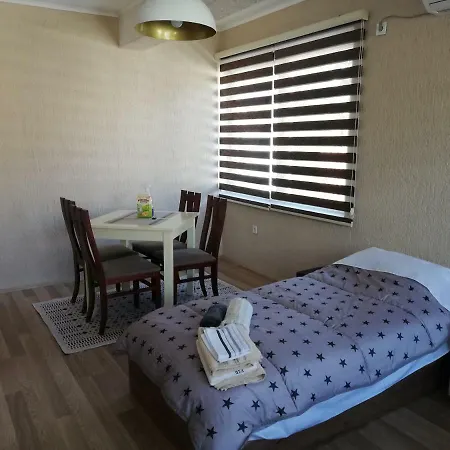 Hotel Dionis & *